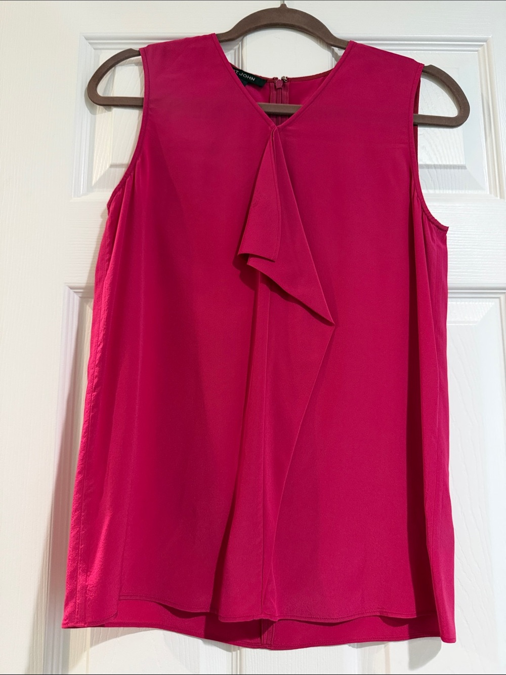 St. John Fuchsia Sleeveless Ruffle-Front V-Neck Camisole-Silk